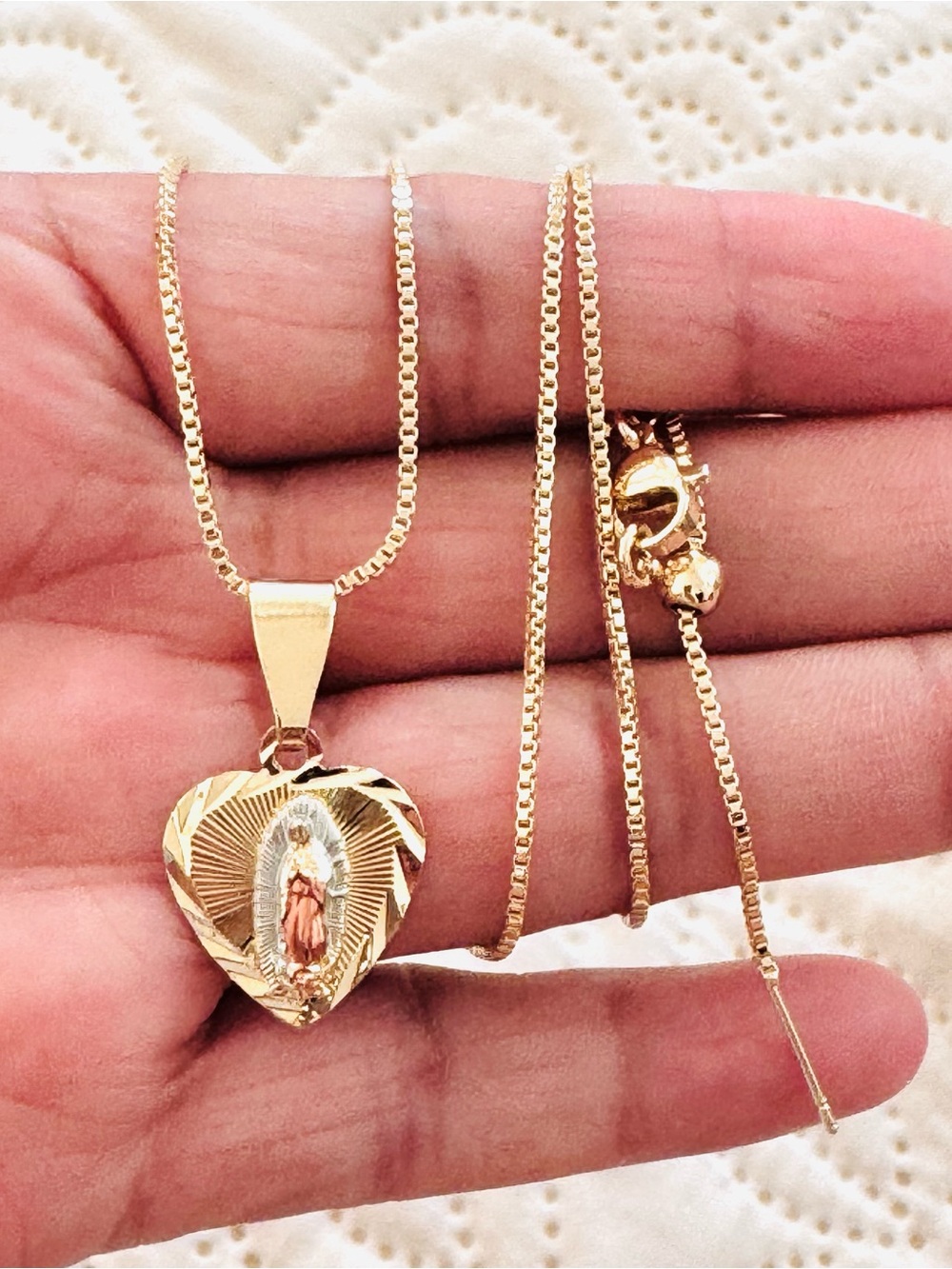 Beautiful 14K Gold Plated Virgin Mary heart women’s necklace. New